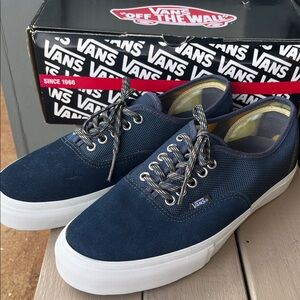 Vans Men's Navy Suede & Mesh Low-Top Sneakers with White Sole
